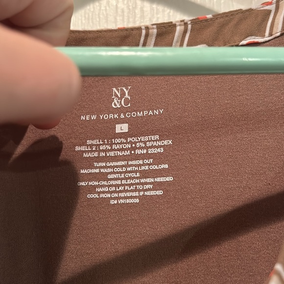 New York and Company Top - Picture 2 of 3